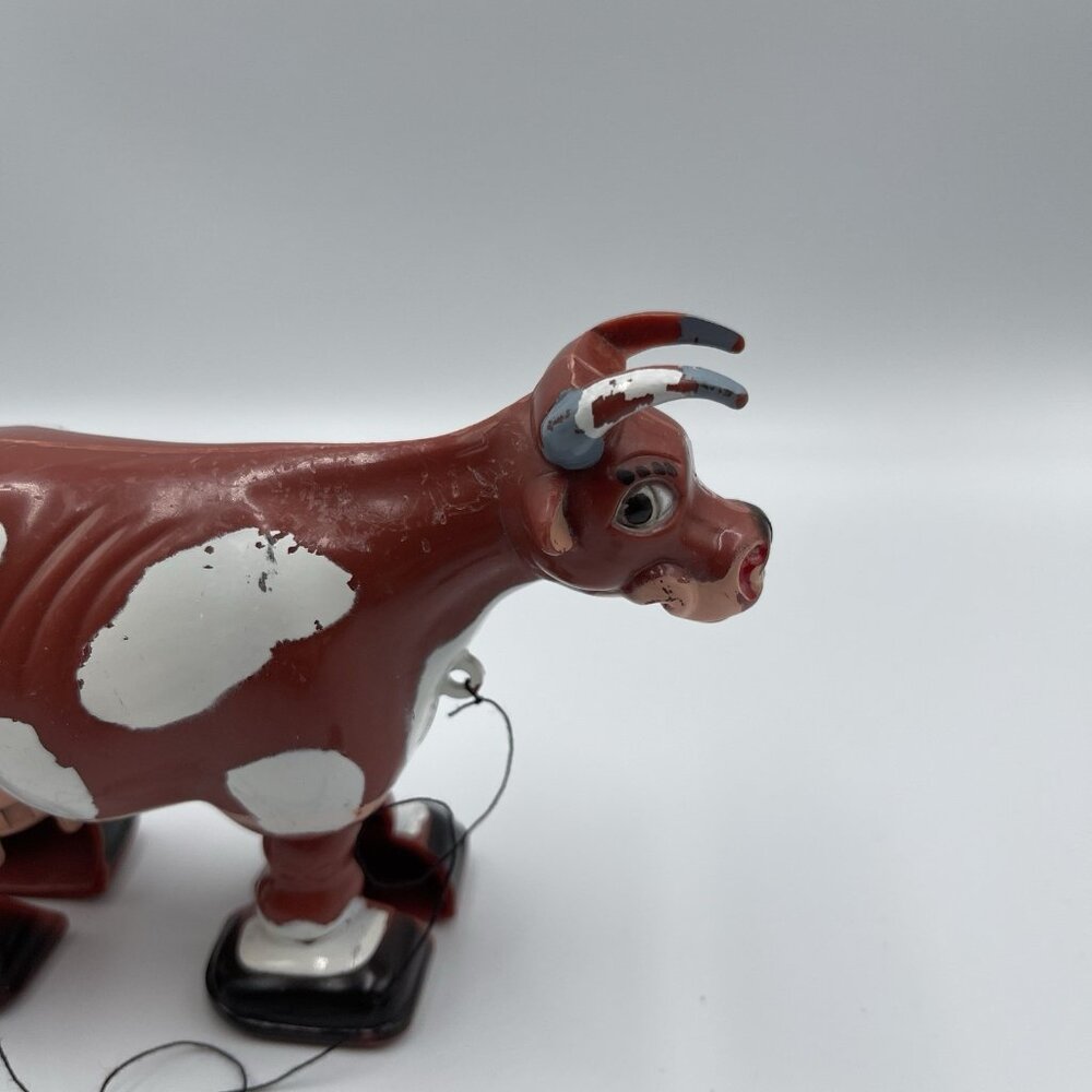 Vintage Marx Milking Cow Walk-A-Way Toy Walking Action Works! - Picture 5 of 16